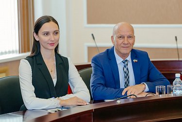 O подготовке к парламентской сессии – на совете ЗС